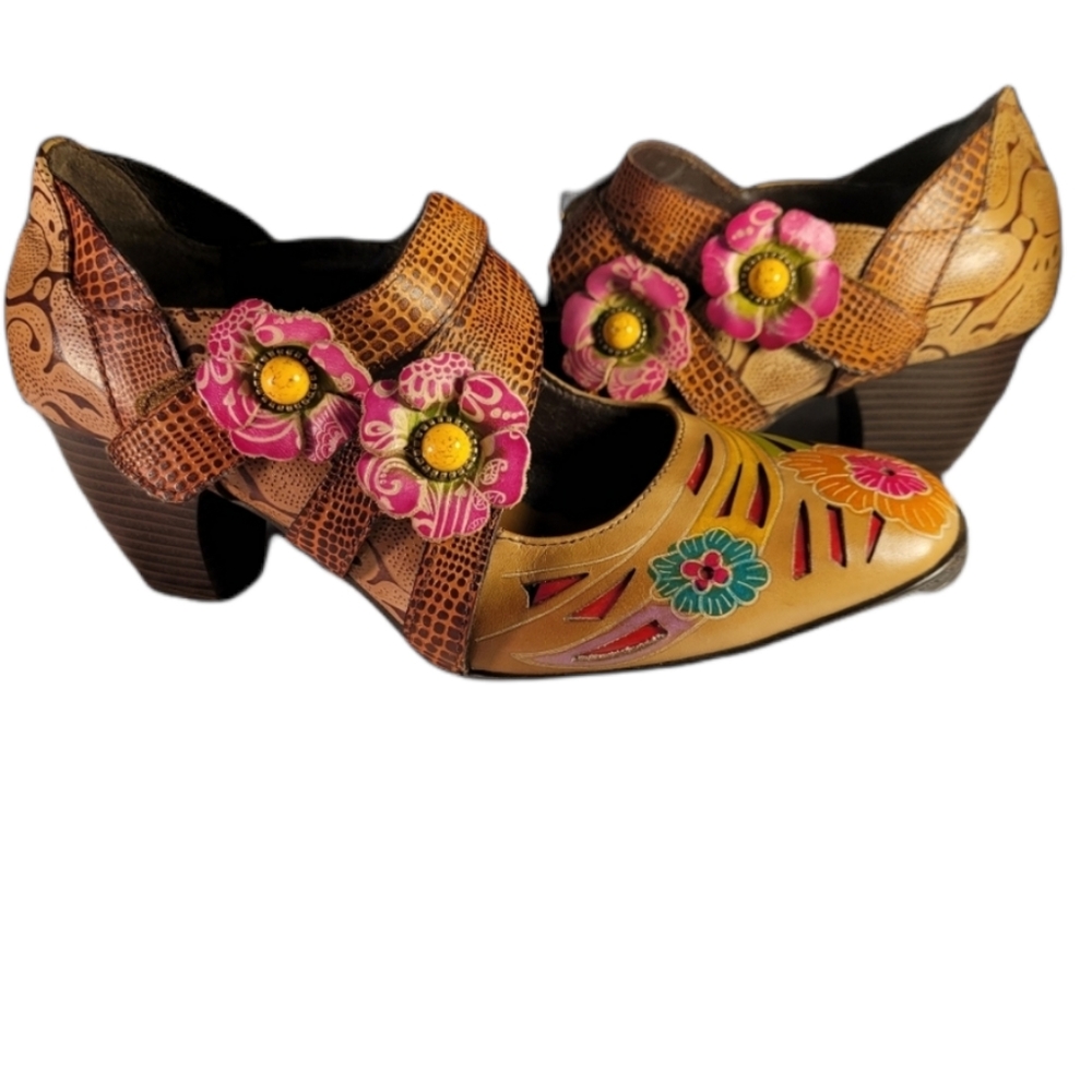 SOCOFY WOMENS RETRO STYLE FLORAL LOW HEEL PUMP